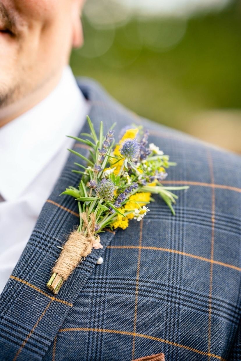 Devizes wedding florists, Devizes, South West florist, Priston Mill. Wick Farm, Wellington Barn, florist, wedding bouquet, gift bouquet, seasonal flowers, garden inspired, romantic, elegant, luxury wedding flowers