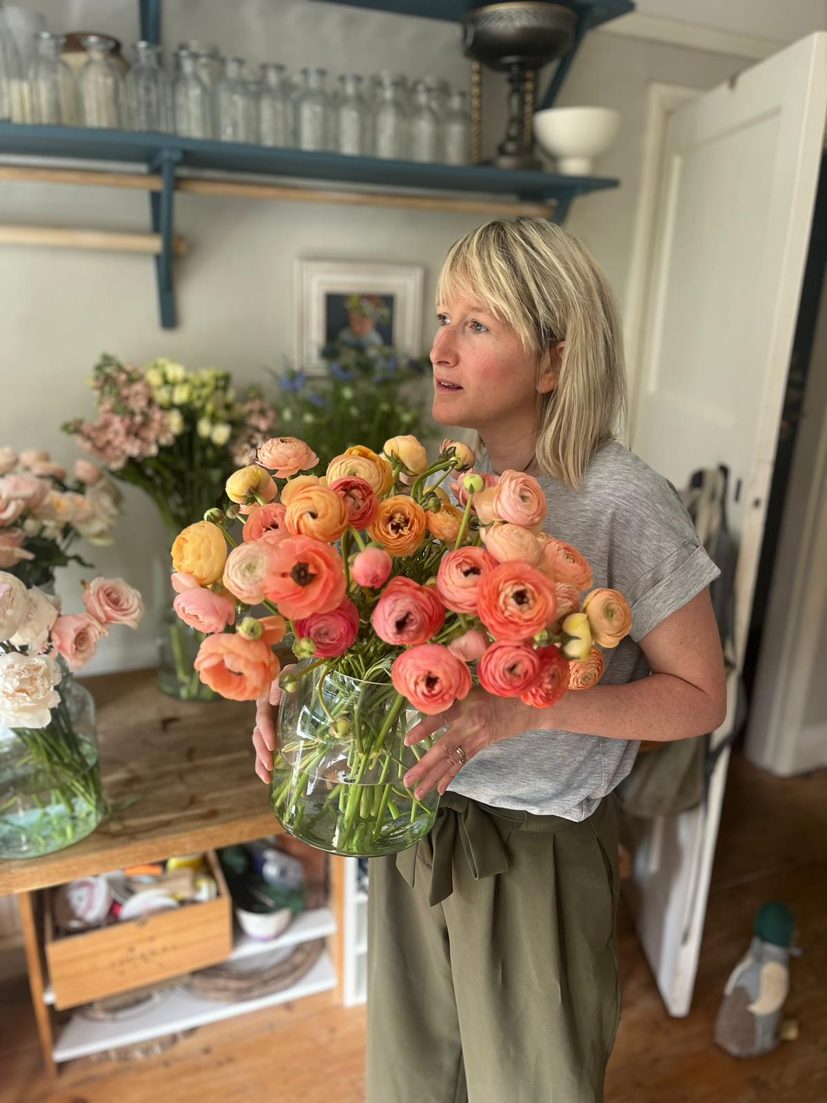 Devizes wedding florists, Devizes, South West florist, Priston Mill. Wick Farm, Wellington Barn, florist, wedding bouquet, gift bouquet, seasonal flowers, garden inspired, romantic, elegant, luxury wedding flowers