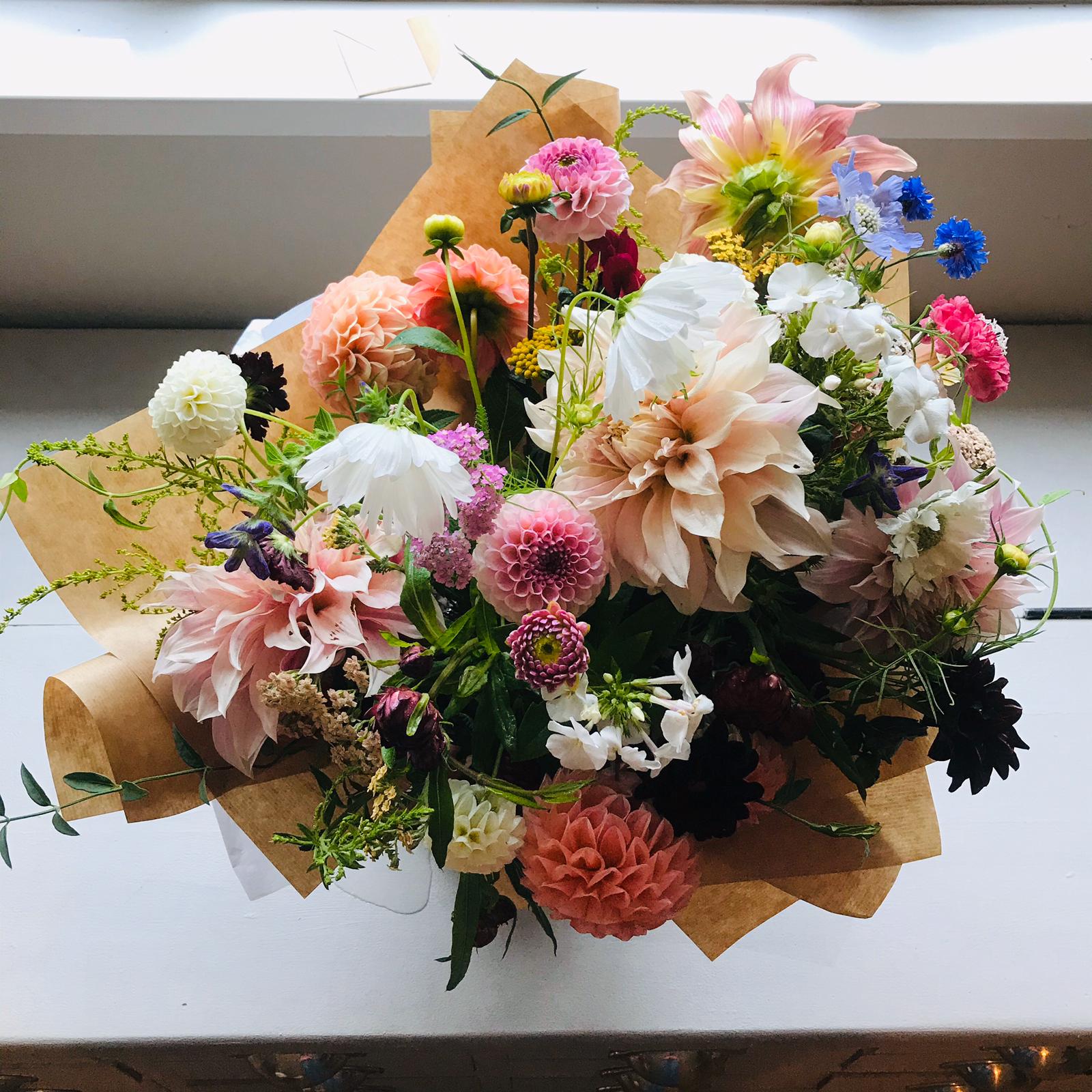 Devizes, Devizes florist, Devizes wedding flowers, devizes gift bouquet, gift, gift flowers, gift flower bouquet, flowers, local flowers, locally grown gift bouquet, eco flowers, sustainable florist, Wiltshire florist, South west florist, British flowers , British flower week 