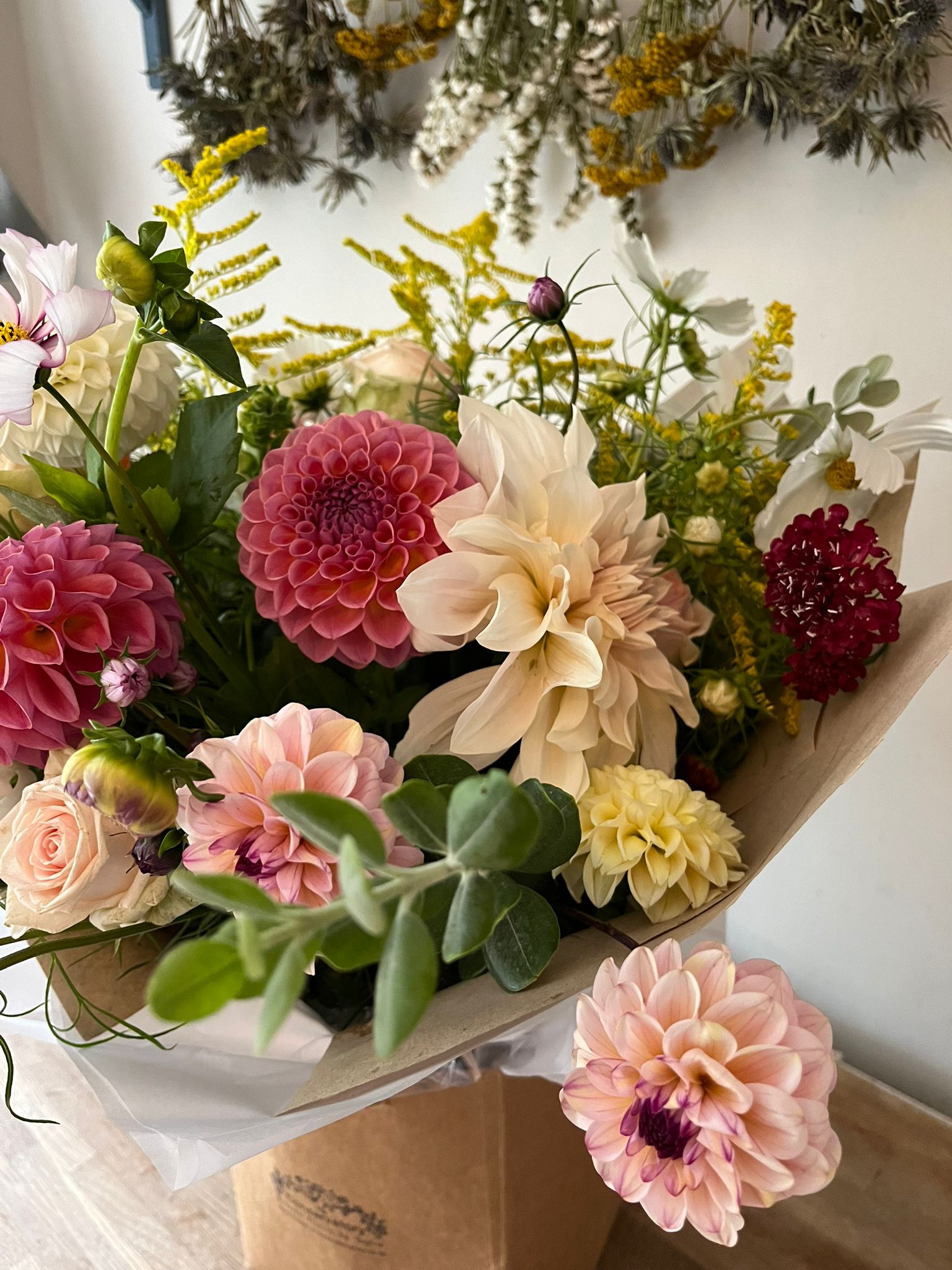 Devizes, Devizes florist, Devizes wedding flowers, devizes gift bouquet, gift, gift flowers, gift flower bouquet, flowers, local flowers, locally grown gift bouquet, eco flowers, sustainable florist, Wiltshire florist, South west florist, British flowers , British flower week 