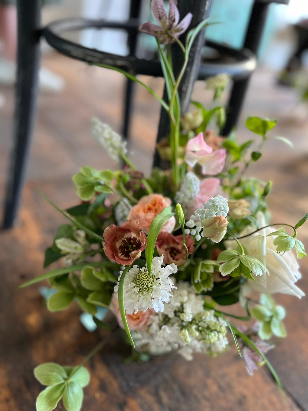 South west florist, devizes wedding florist, devizes florist, wedding flowers, floral installation, romantic flowers for wedding 